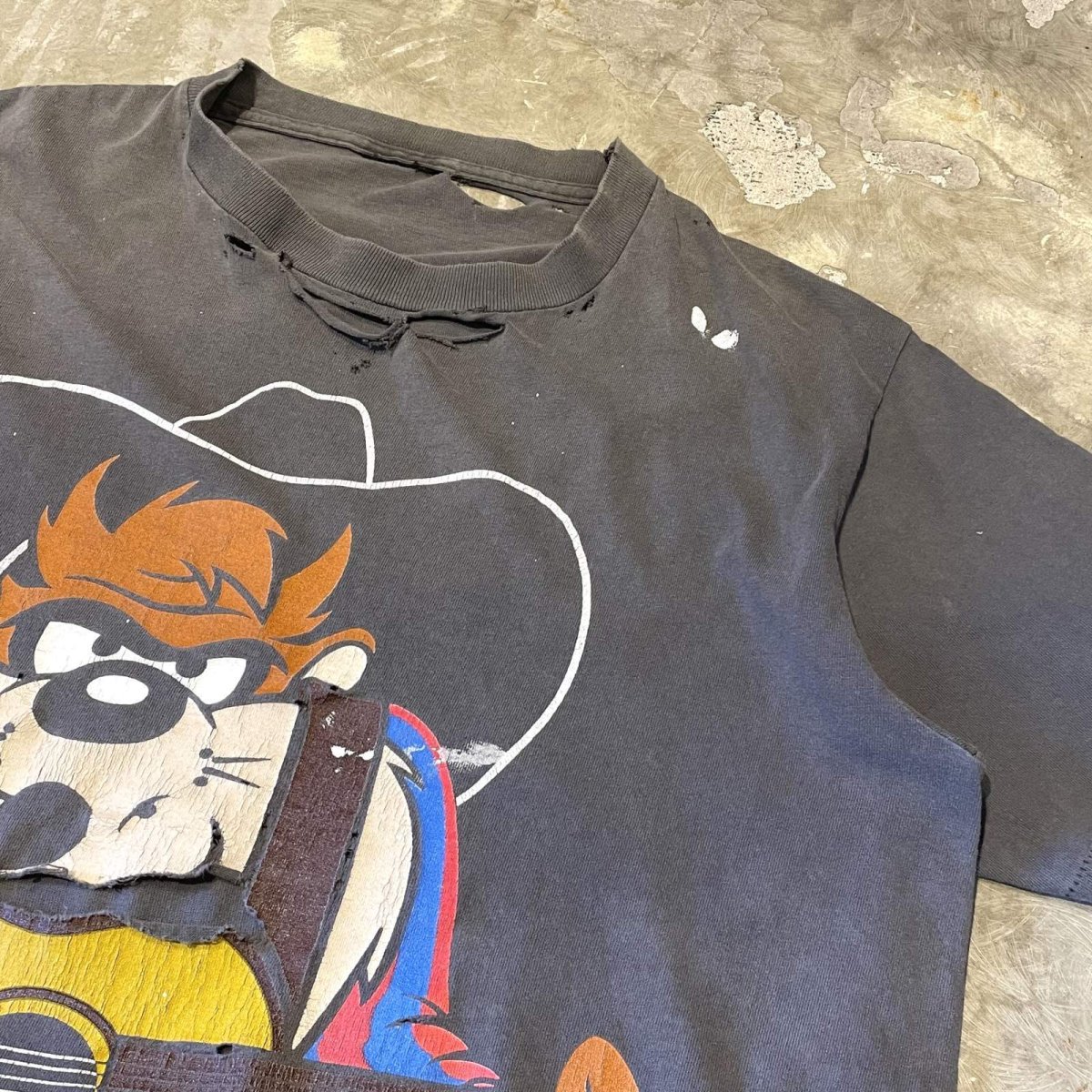 画像4: OLD "TAZMANIAN DEVIL" BOTH SIDE PRINTED CRASH DAMAGE S/S TEE / Mens M (4)