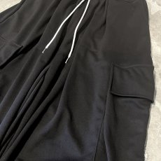 画像4: 【WONDERGROUND】BIG CARGO POCKET WIDE SWEAT PANTS / BLACK / OS (4)