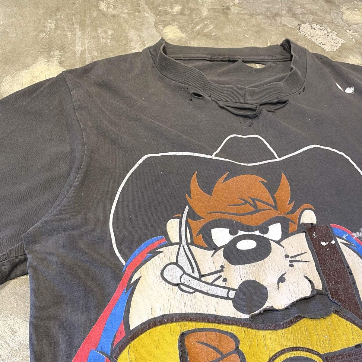 画像3: OLD "TAZMANIAN DEVIL" BOTH SIDE PRINTED CRASH DAMAGE S/S TEE / Mens M (3)