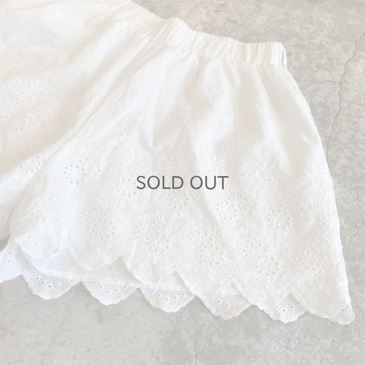 画像4: PUNCHING LACE FLOWER PATTERN DESIGN SHORT PANTS / W24~W37 (4)