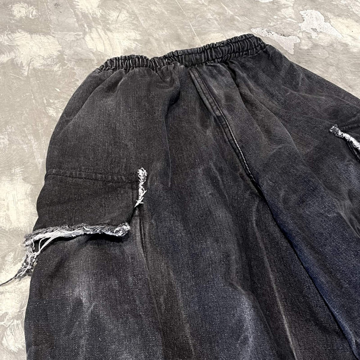 画像9: 【WONDERGROUND】BIG CARGO POCKET WIDE DENIM PANTS / BLACK / OS (9)