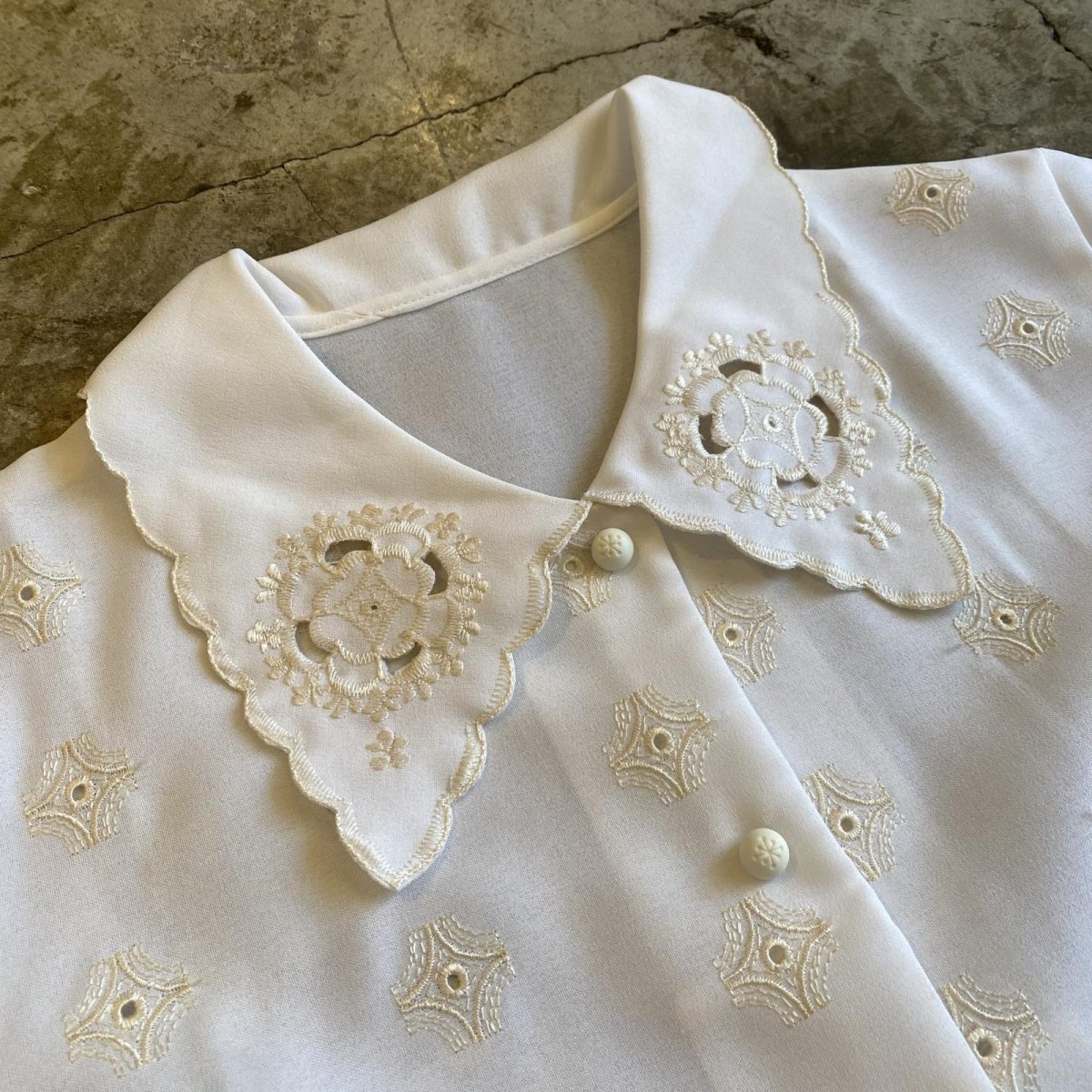画像3: DESIGN EMBROIDERY PATTERN SHEER S/S SHIRT / Ladies M (3)