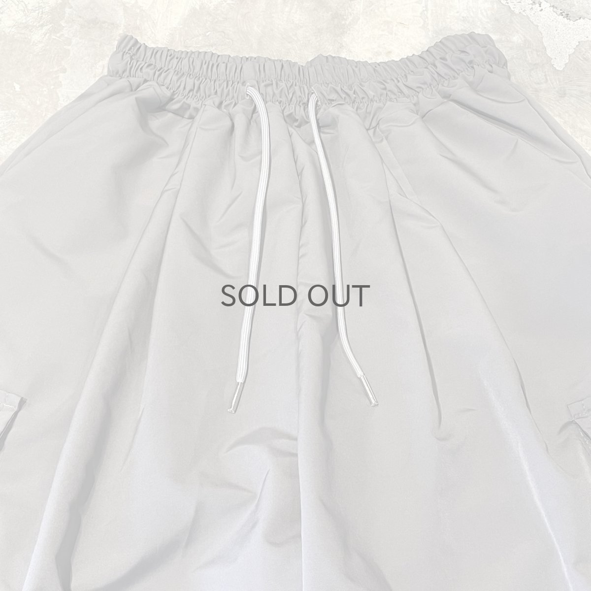 画像10: 【WONDERGROUND】KNEE TUCK WIDE SILHOUETTE CADGO PANTS / GRAY / OS (10)