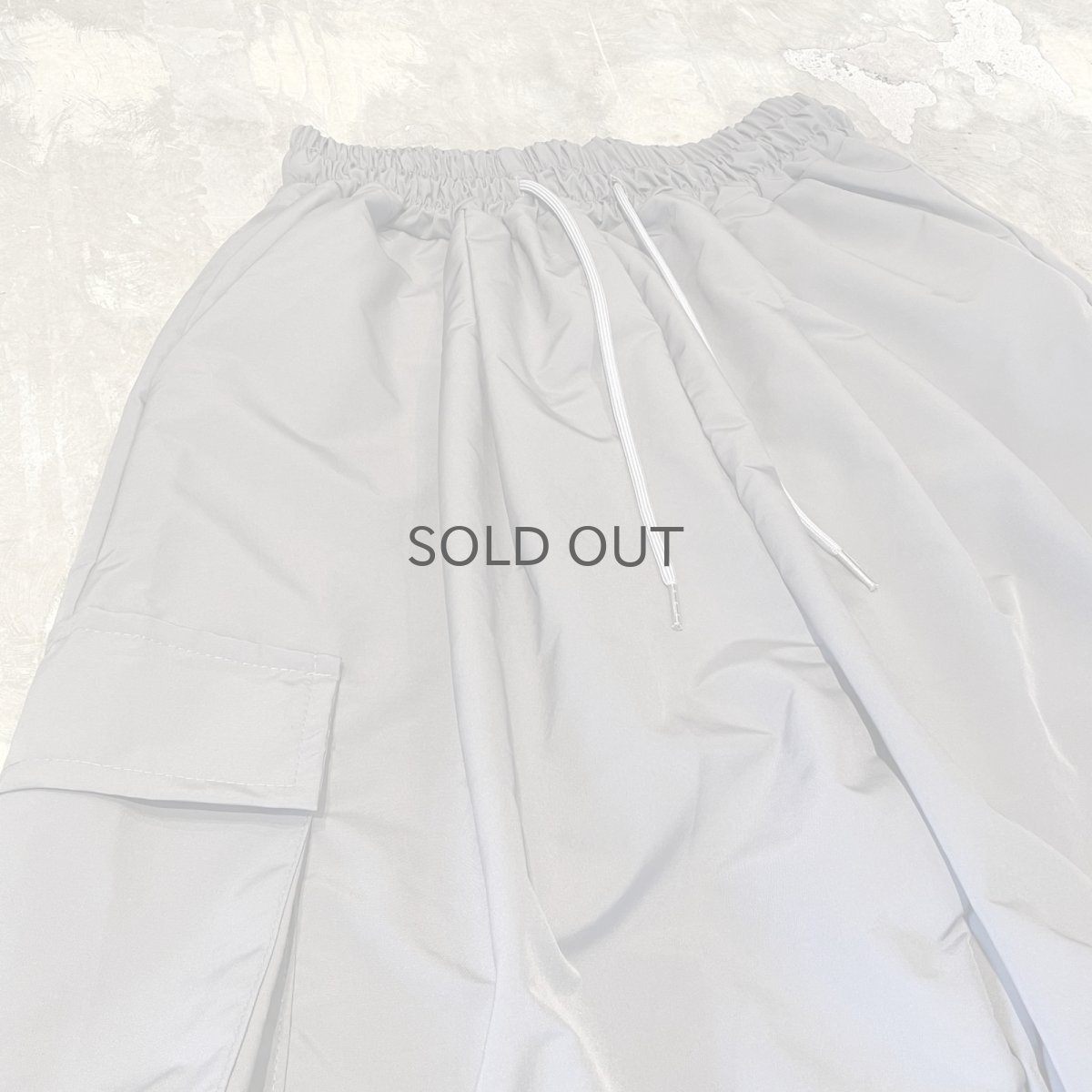 画像3: 【WONDERGROUND】KNEE TUCK WIDE SILHOUETTE CADGO PANTS / GRAY / OS (3)