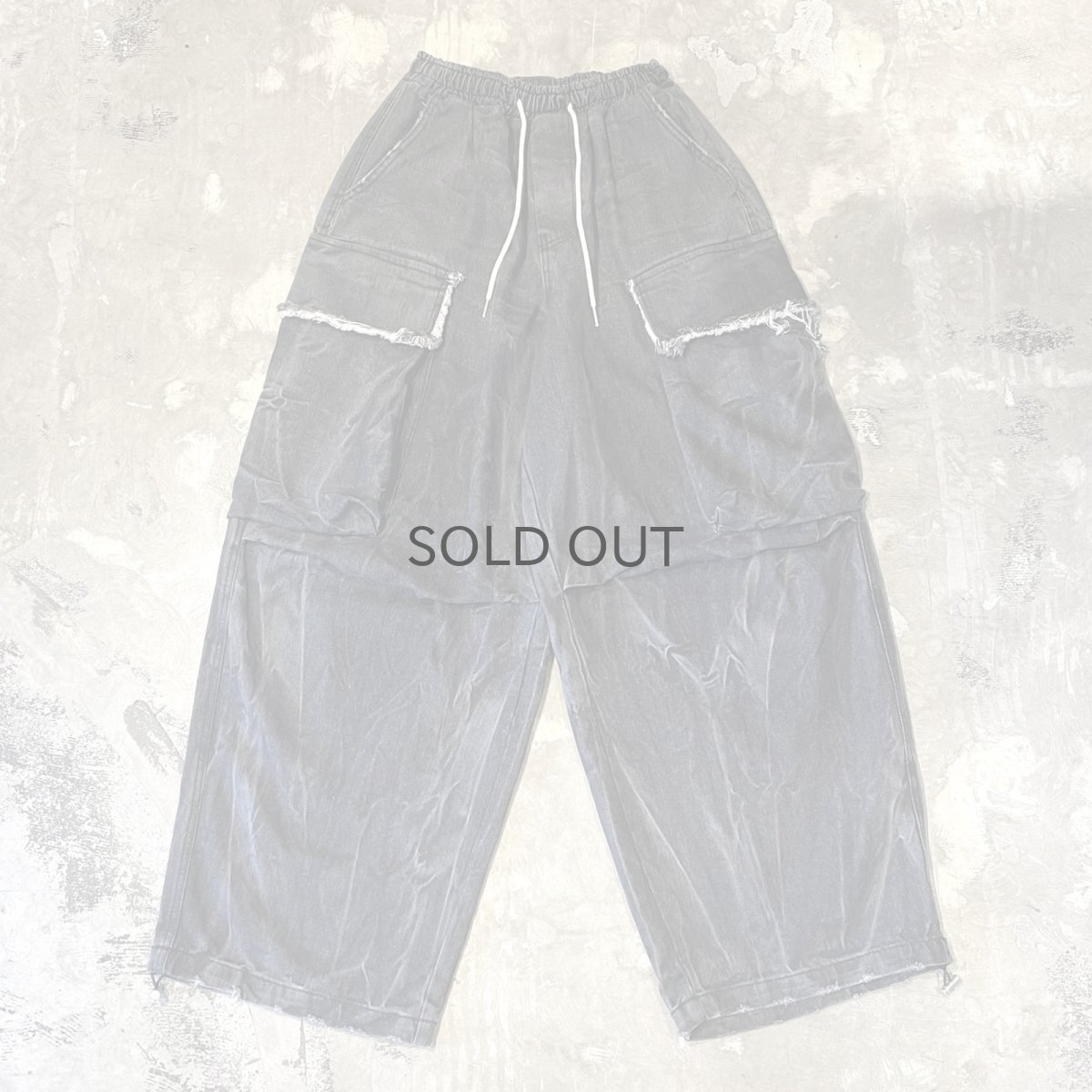 画像1: 【WONDERGROUND】BIG CARGO POCKET WIDE DENIM PANTS / BLACK / OS (1)