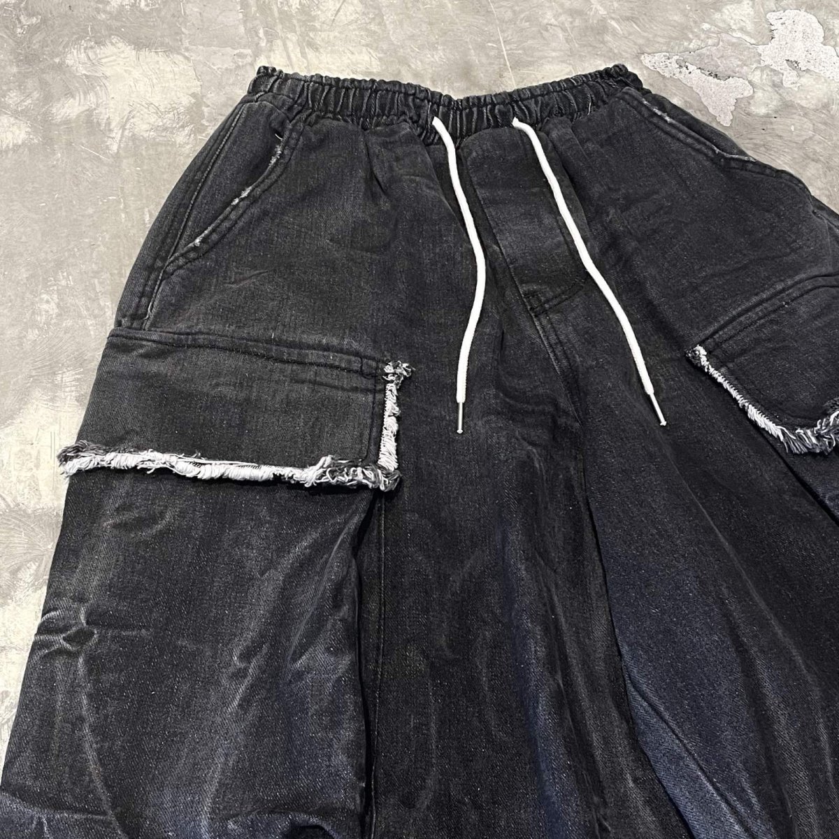 画像3: 【WONDERGROUND】BIG CARGO POCKET WIDE DENIM PANTS / BLACK / OS (3)