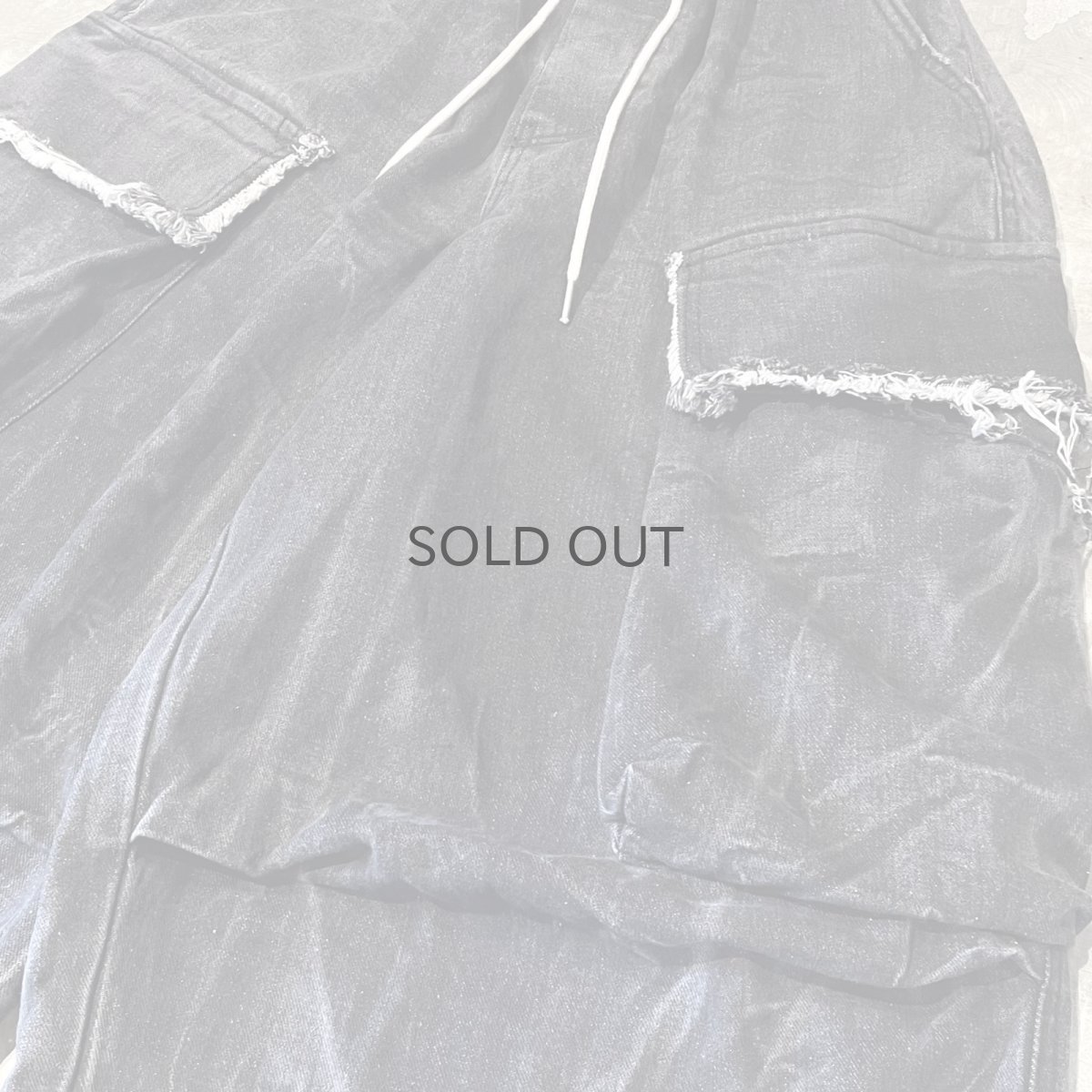 画像4: 【WONDERGROUND】BIG CARGO POCKET WIDE DENIM PANTS / BLACK / OS (4)