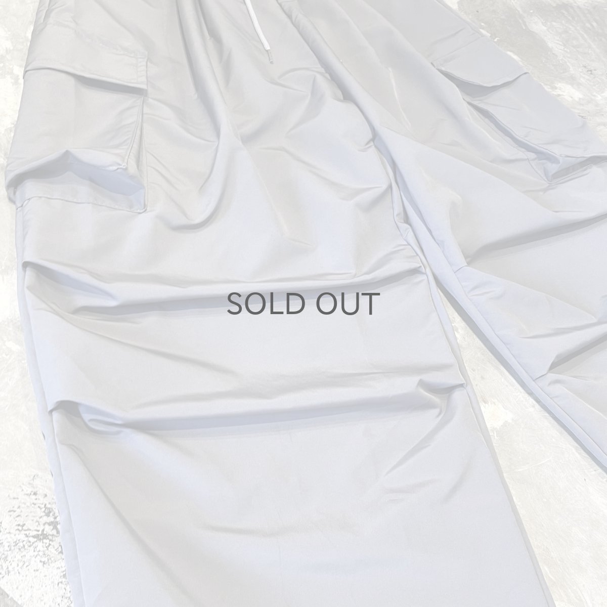画像5: 【WONDERGROUND】KNEE TUCK WIDE SILHOUETTE CADGO PANTS / GRAY / OS (5)