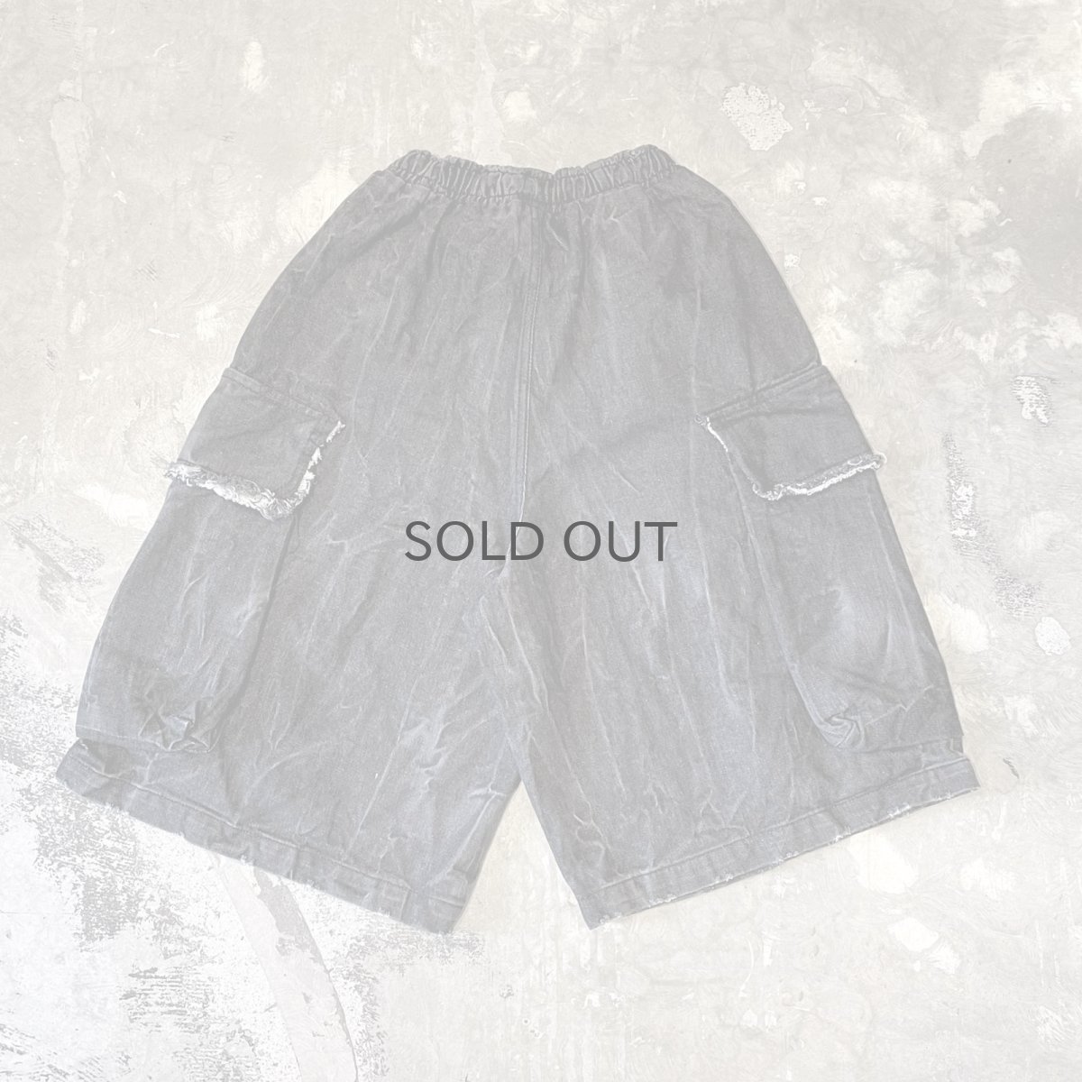 画像2: 【WONDERGROUND】BIG CARGO POCKET WIDE DENIM SHORTS / BLACK / OS (2)