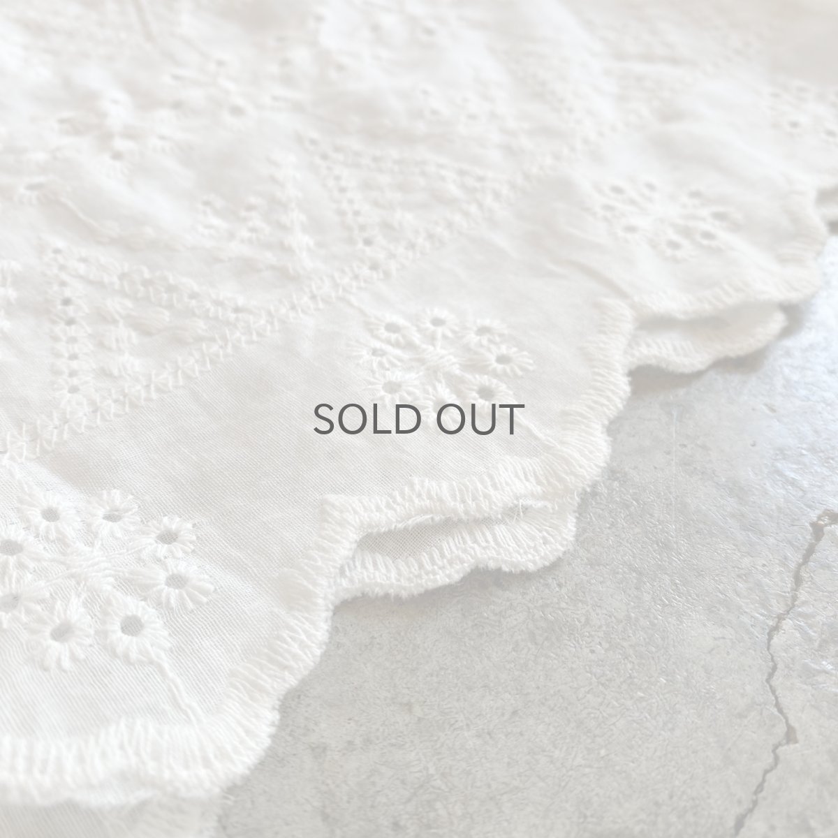 画像11: WHITE COLOR PUNCHING LACE HEM DESIGN PANTS / FREE (11)