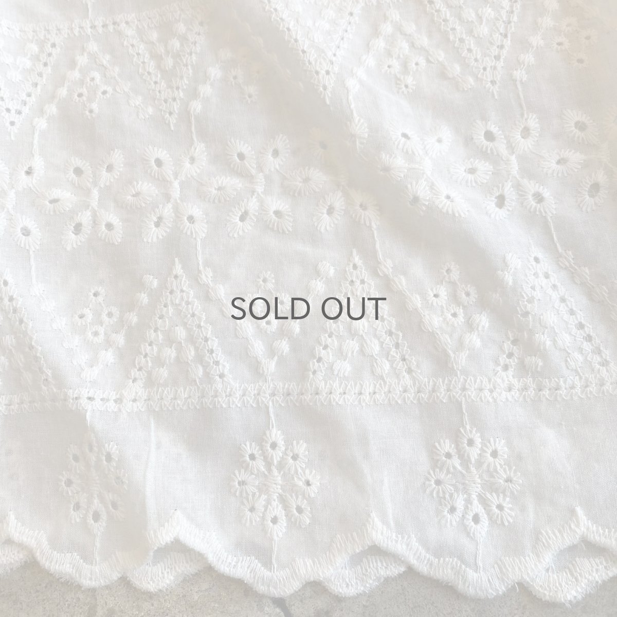 画像5: WHITE COLOR PUNCHING LACE HEM DESIGN PANTS / FREE (5)