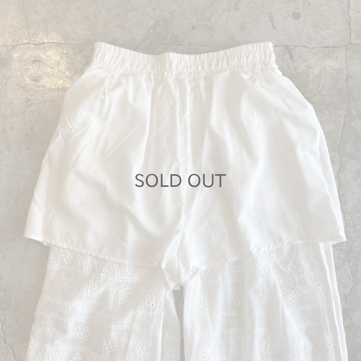 画像10: WHITE COLOR PUNCHING LACE HEM DESIGN PANTS / FREE (10)