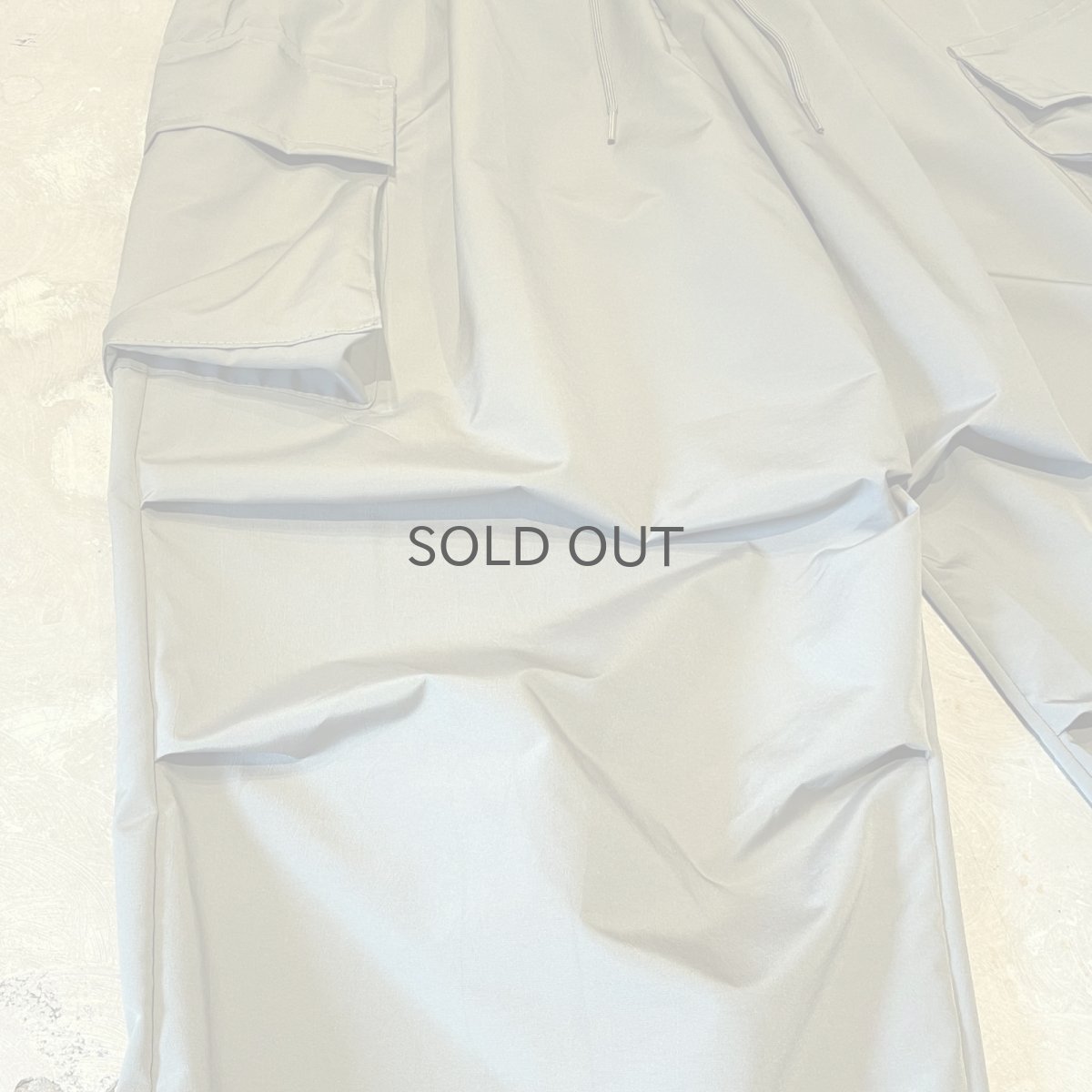 画像5: 【WONDERGROUND】KNEE TUCK WIDE SILHOUETTE CADGO PANTS / GREEN / OS (5)