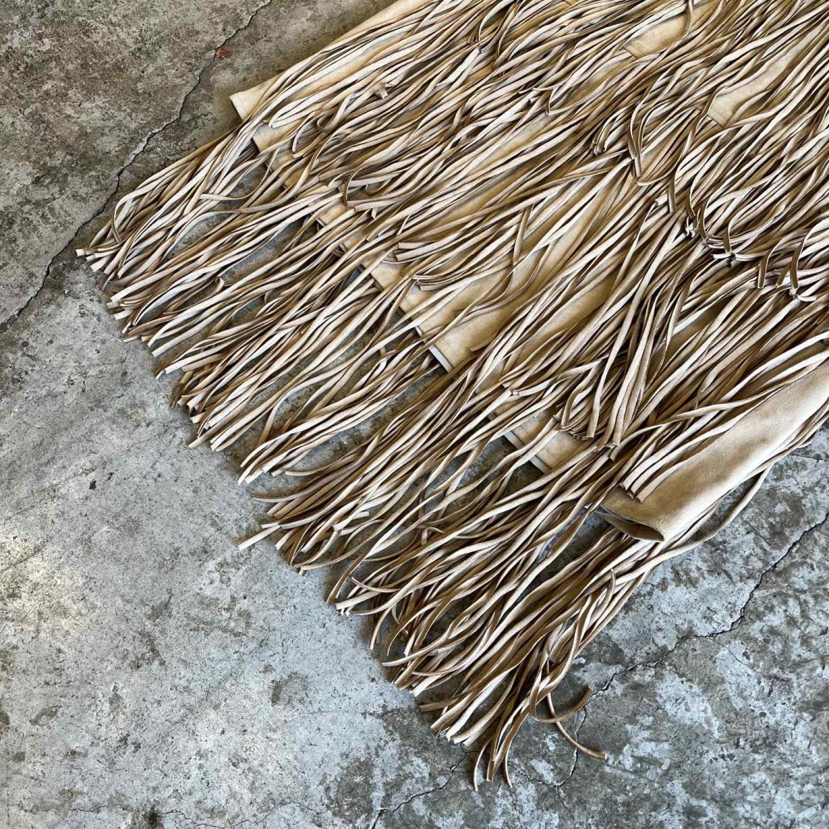 画像5: FAUX SUEDE TIERED DESIGN FRINGE SKIRT / W26 (5)