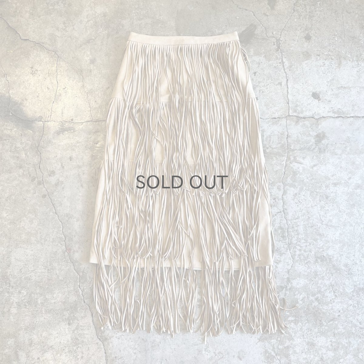 画像1: FAUX SUEDE TIERED DESIGN FRINGE SKIRT / W26 (1)