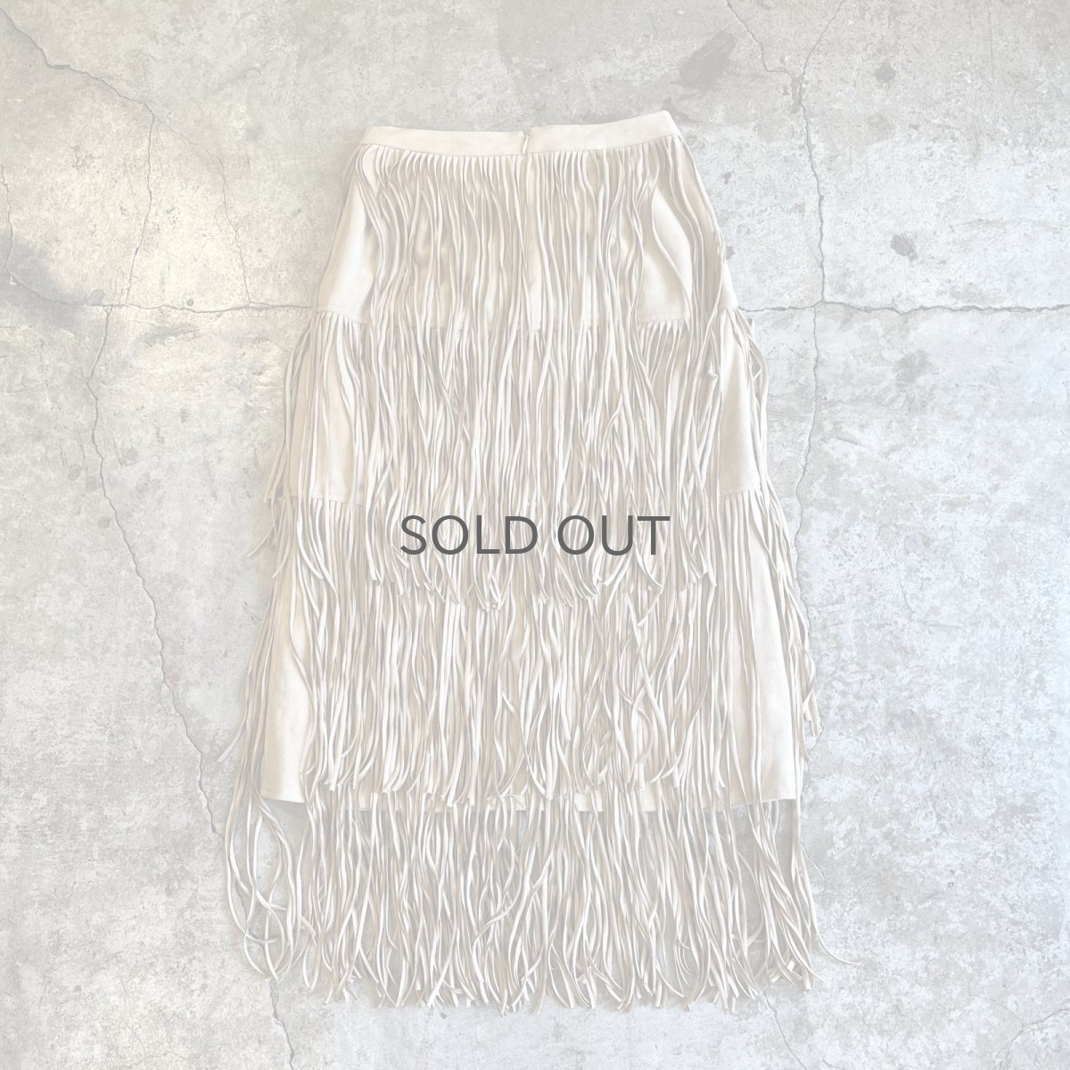 画像2: FAUX SUEDE TIERED DESIGN FRINGE SKIRT / W26 (2)