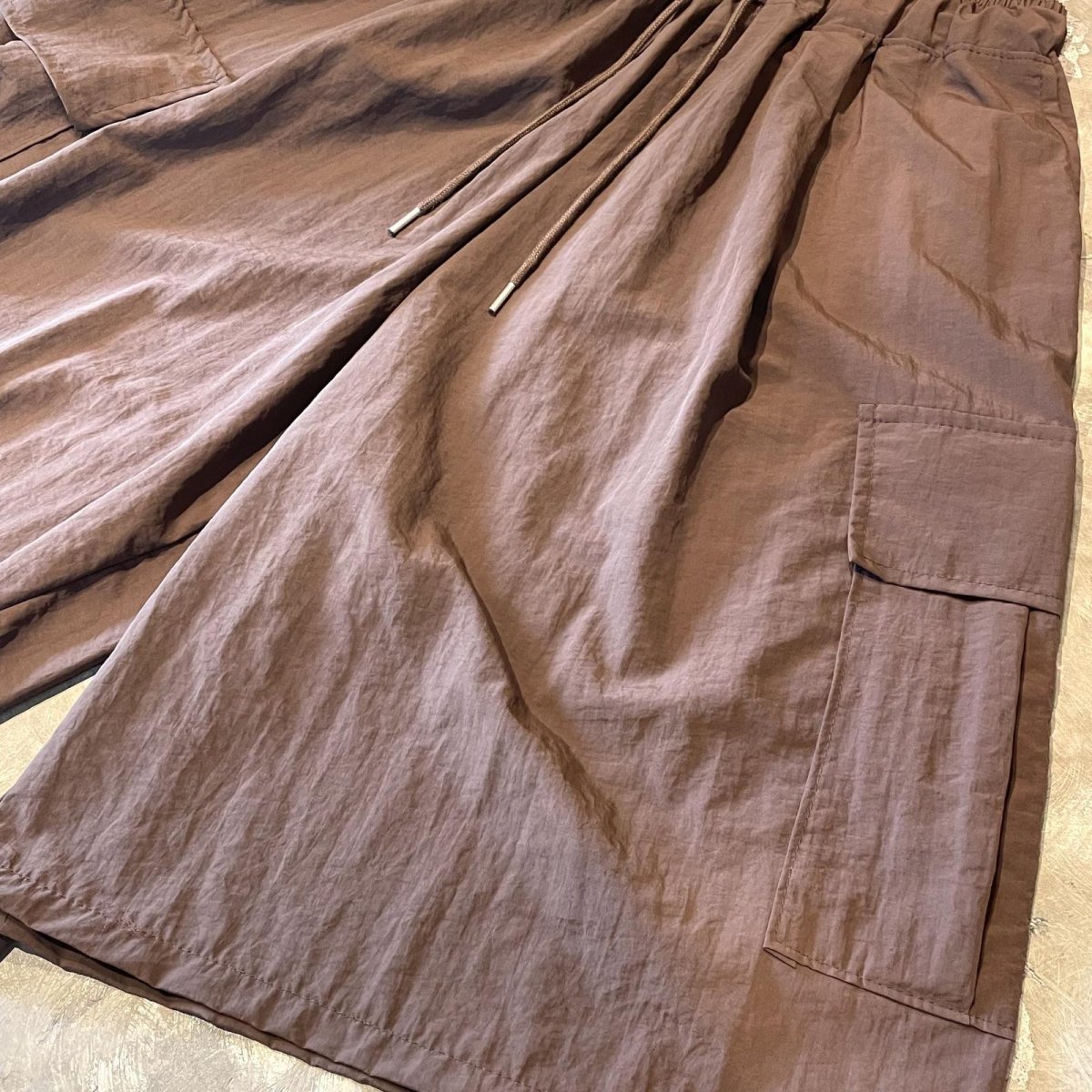 画像6: 【WONDERGROUND】WIDE SILHOUETTE CARGO STYLE SHORTS / BROWN / OS (6)