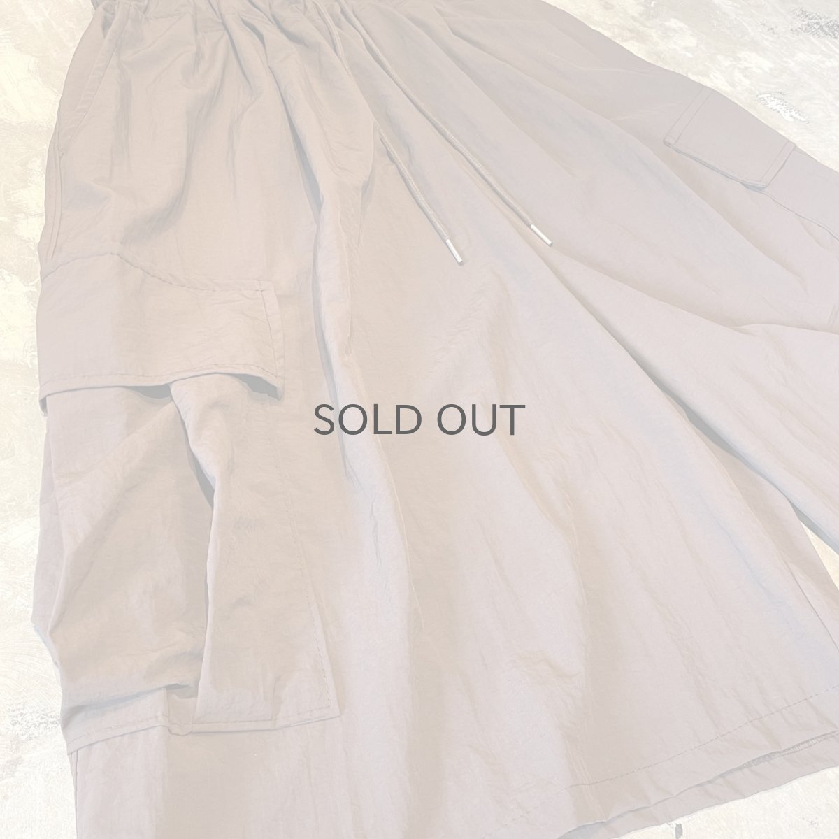 画像5: 【WONDERGROUND】WIDE SILHOUETTE CARGO STYLE SHORTS / BROWN / OS (5)