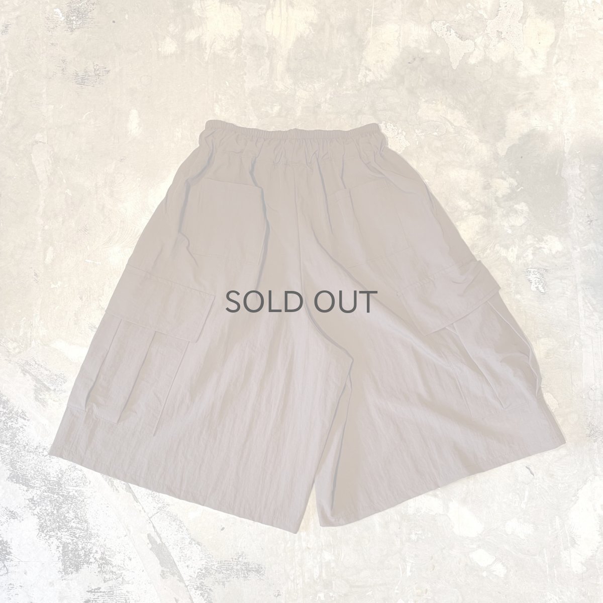 画像2: 【WONDERGROUND】WIDE SILHOUETTE CARGO STYLE SHORTS / BROWN / OS (2)