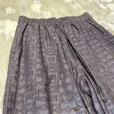 画像3: ALL OVER GEOMETRIC PATTERN WIDE SILHOUETTE PANTS / ~W32 (3)