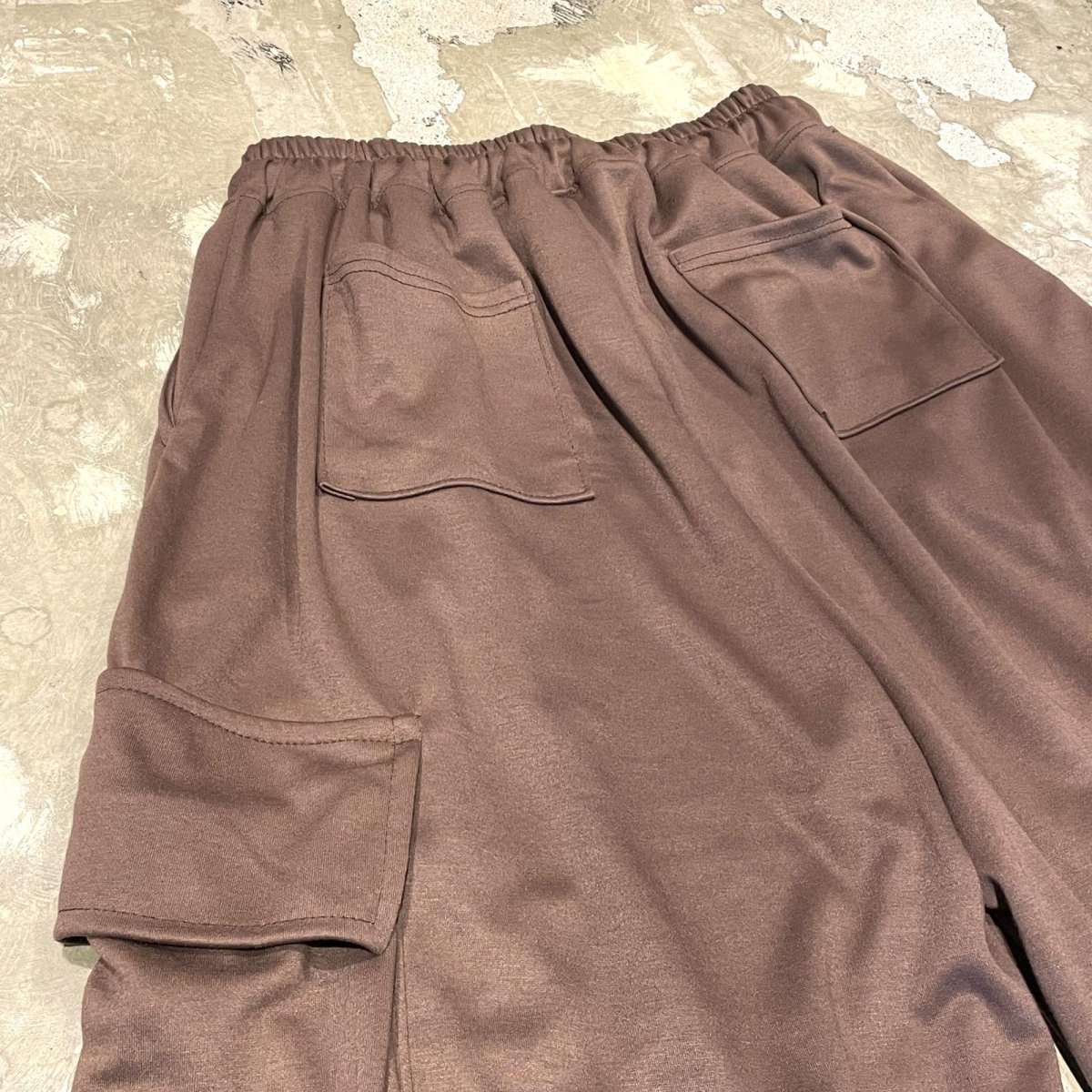 画像9: 【WONDERGROUND】BIG CARGO POCKET WIDE SWEAT PANTS / BROWN / OS (9)