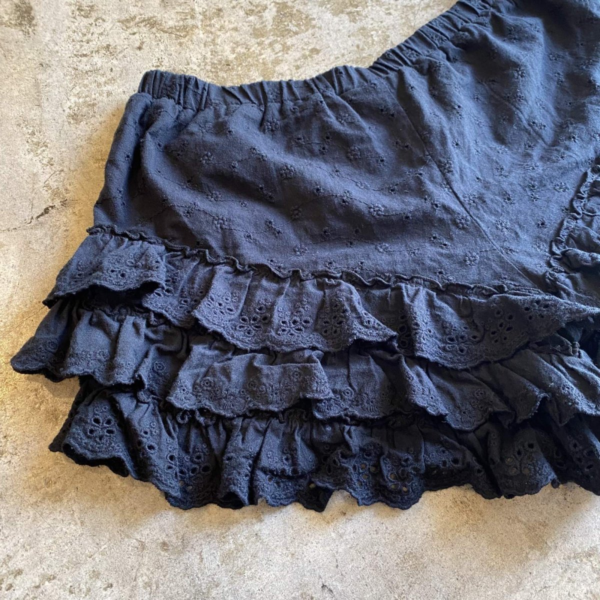 画像3: BLACK COLOR DESIGN TIERED FRILL SHORT PANTS / W24~W33 (3)