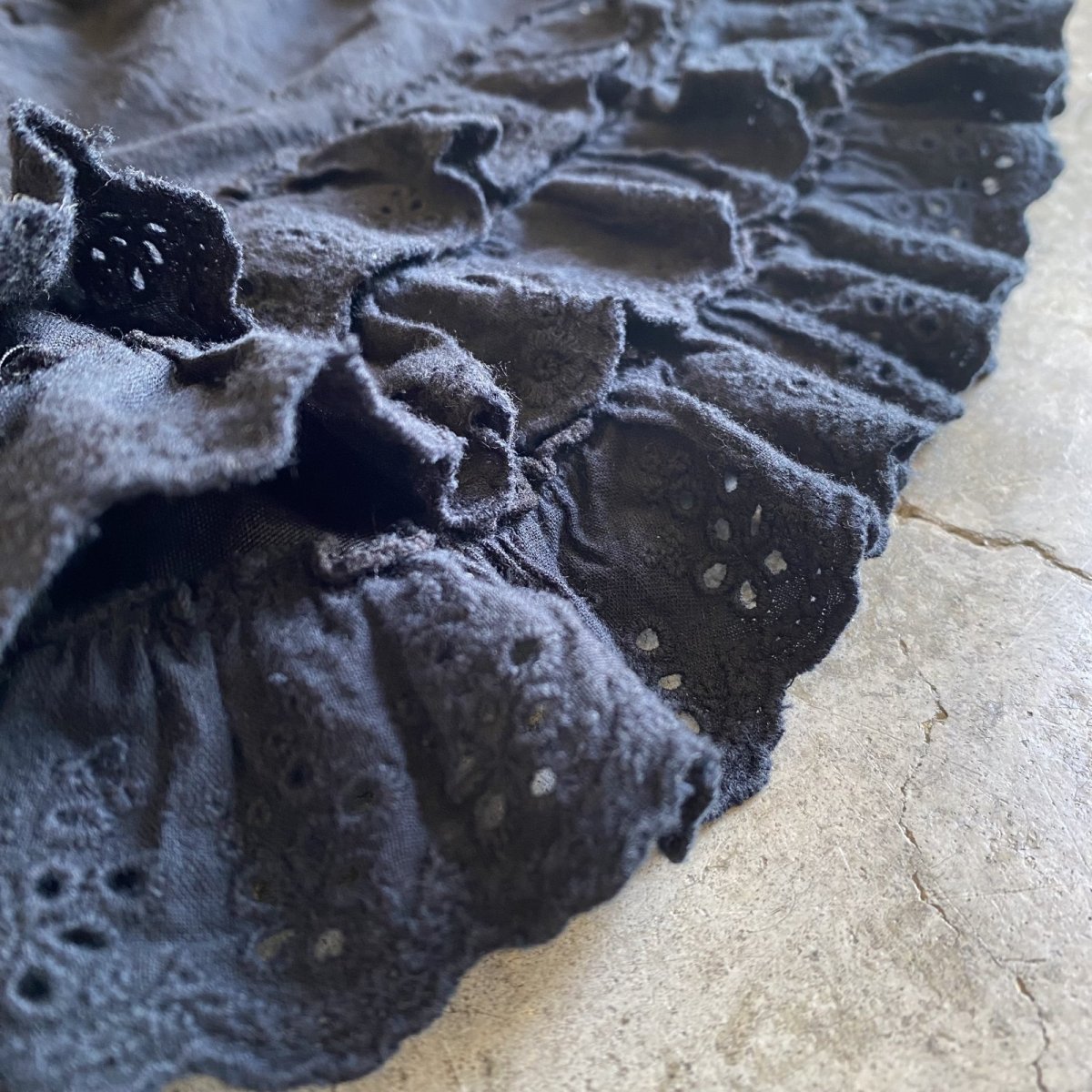 画像10: BLACK COLOR DESIGN TIERED FRILL SHORT PANTS / W24~W33 (10)