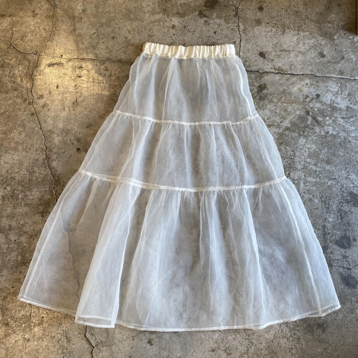 画像2: TIERED DESIGN SHEER TULLE LAYERED LONG SKIRT / W24~W36 (2)