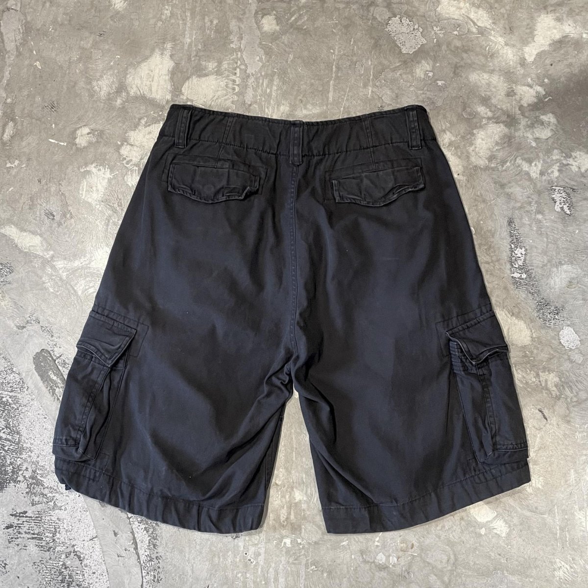 画像2: BLACK COLOR CARGO STYLE WIDE SILHOUETTE SHORTS / ~W34 (2)