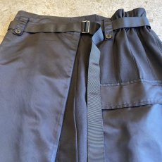 画像4: 【WONDERGROUND】FRONT SLIT ZIPPER DESIGN PLEATS SKIRT / OS (4)