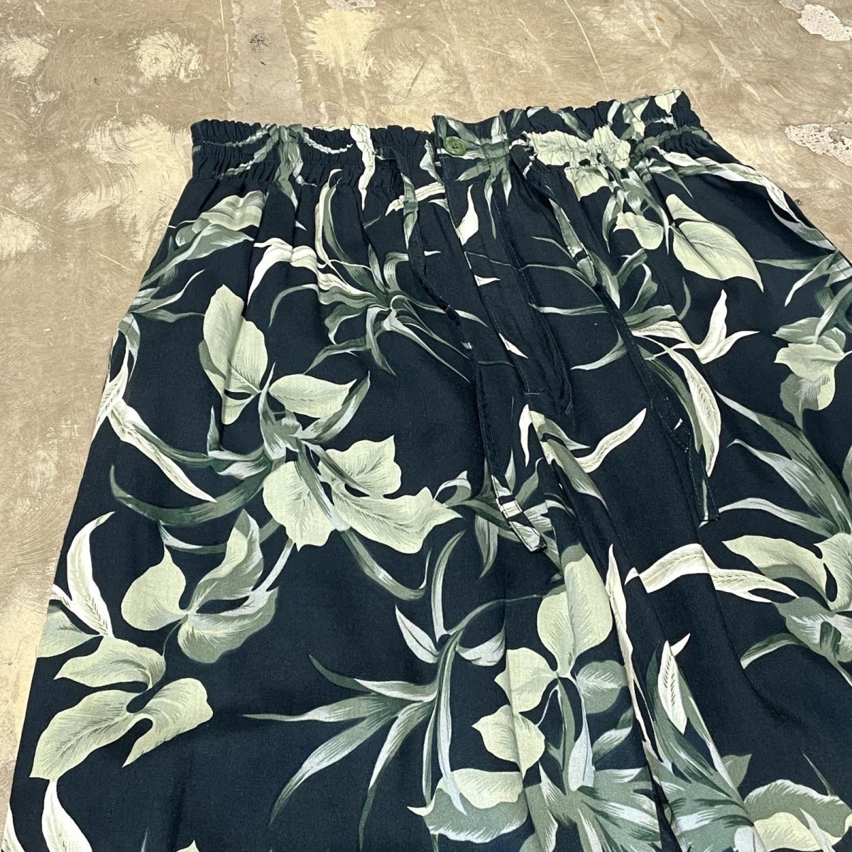 画像3: ALL OVER BOTANICAL PATTERN WIDE SILHOUETTE PANTS / ~W35 (3)