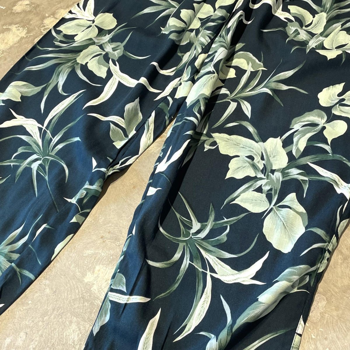 画像6: ALL OVER BOTANICAL PATTERN WIDE SILHOUETTE PANTS / ~W35 (6)