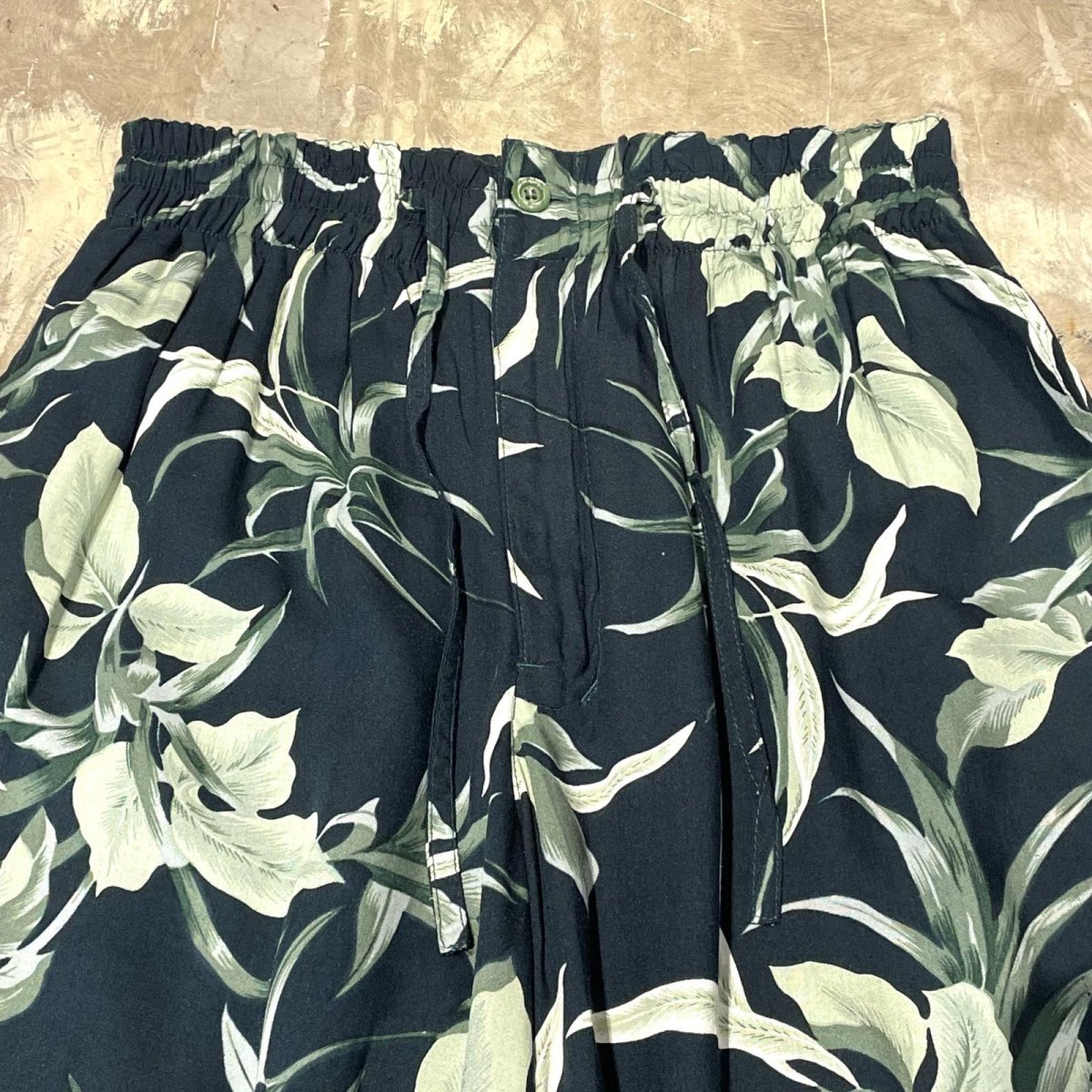 画像10: ALL OVER BOTANICAL PATTERN WIDE SILHOUETTE PANTS / ~W35 (10)