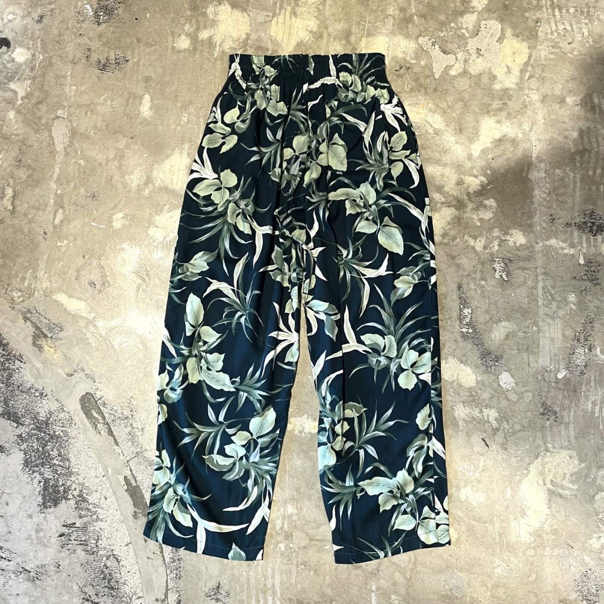 画像2: ALL OVER BOTANICAL PATTERN WIDE SILHOUETTE PANTS / ~W35 (2)