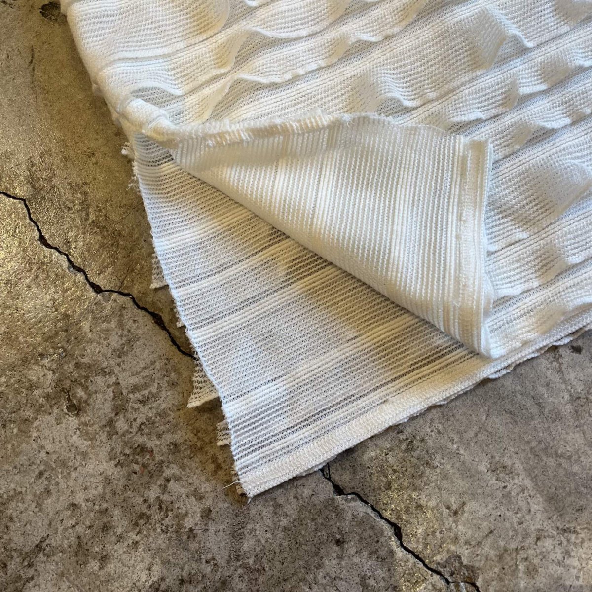 画像5: WHITE COLOR WAVE MESH TIERED DESIGN LONG SKIRT / W25~32 (5)