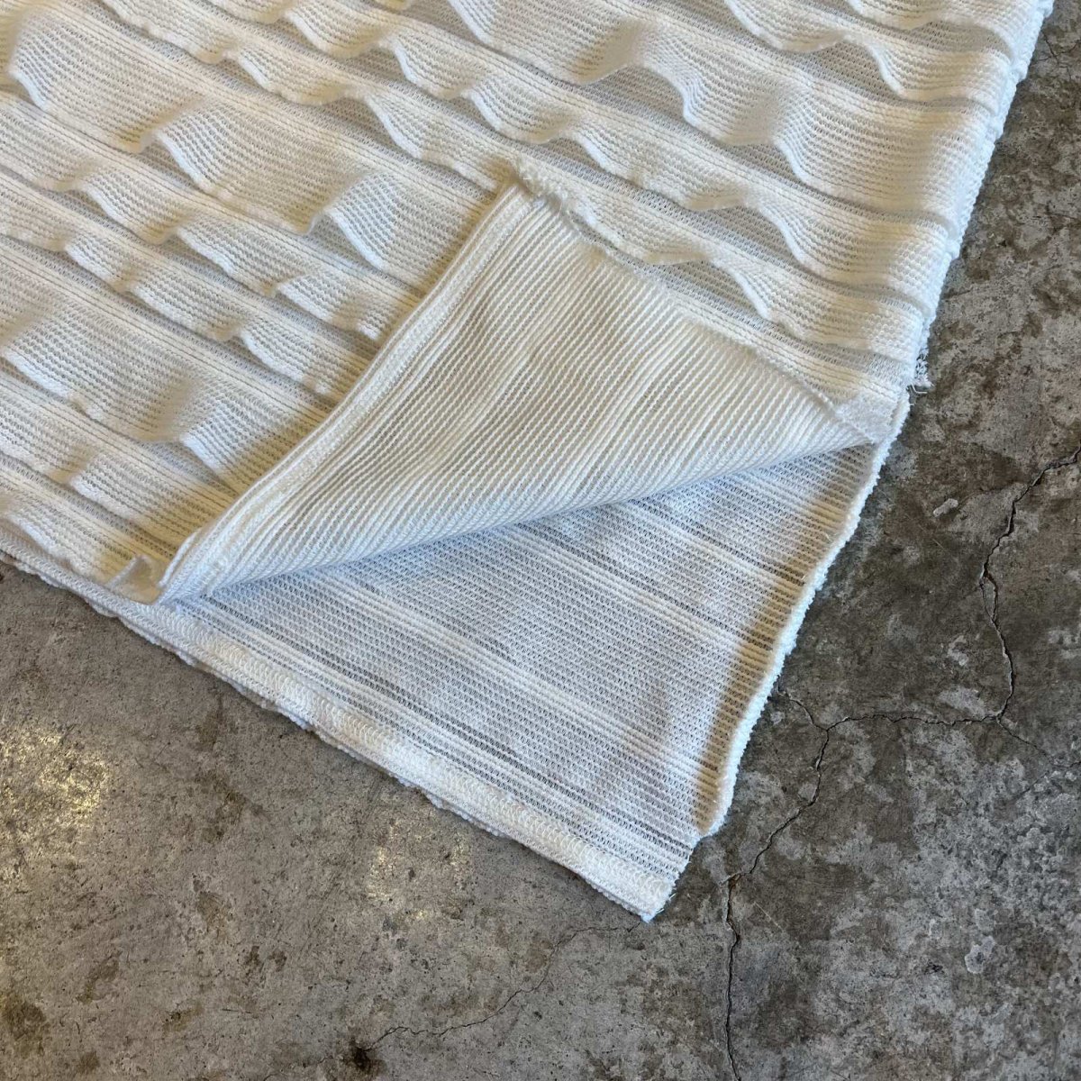 画像7: WHITE COLOR WAVE MESH TIERED DESIGN LONG SKIRT / W25~32 (7)