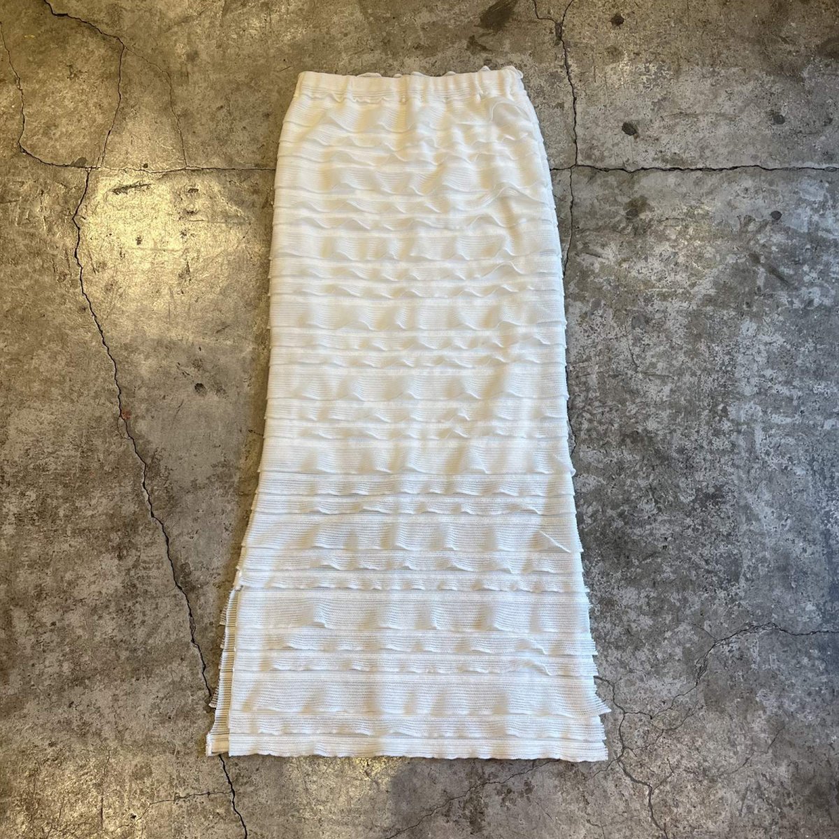 画像2: WHITE COLOR WAVE MESH TIERED DESIGN LONG SKIRT / W25~32 (2)