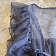 画像4: GREY COLOR SHOULDER FRILL DESIGN TULLE VEST / Ladies M (4)