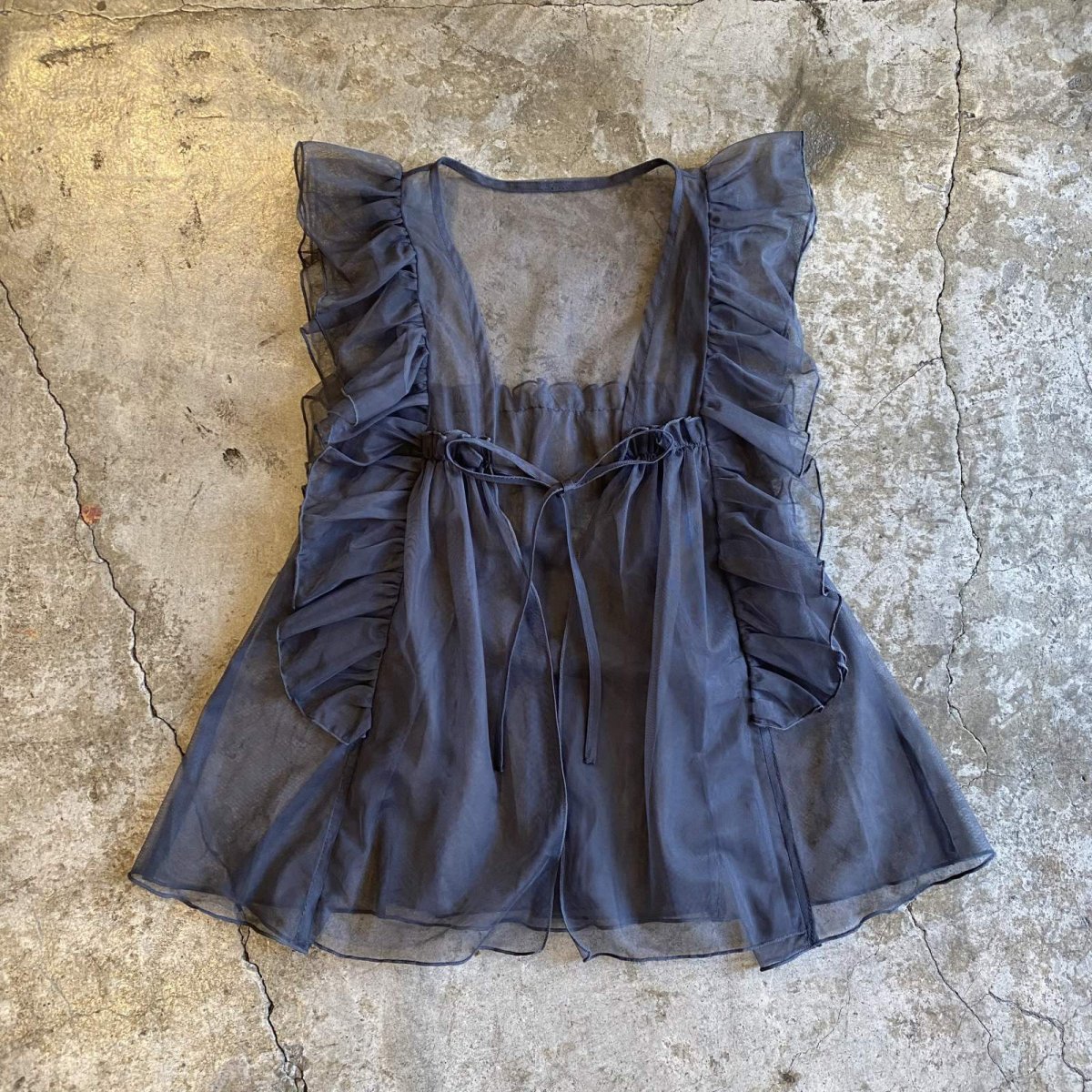 画像1: GREY COLOR SHOULDER FRILL DESIGN TULLE VEST / Ladies M (1)