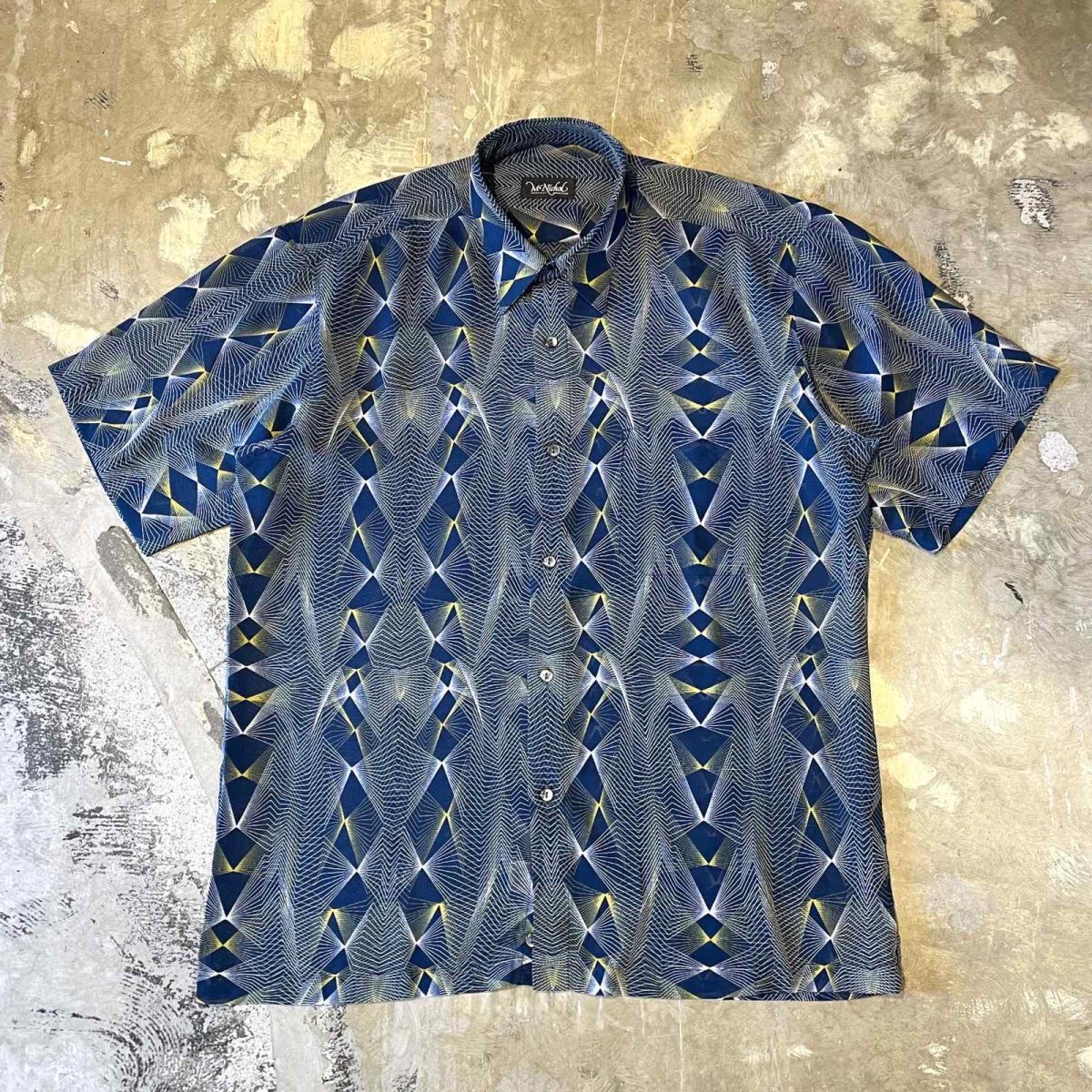 画像1: ALL OVER ART PATTERN SHEER S/S SHIRT / Mens L (1)
