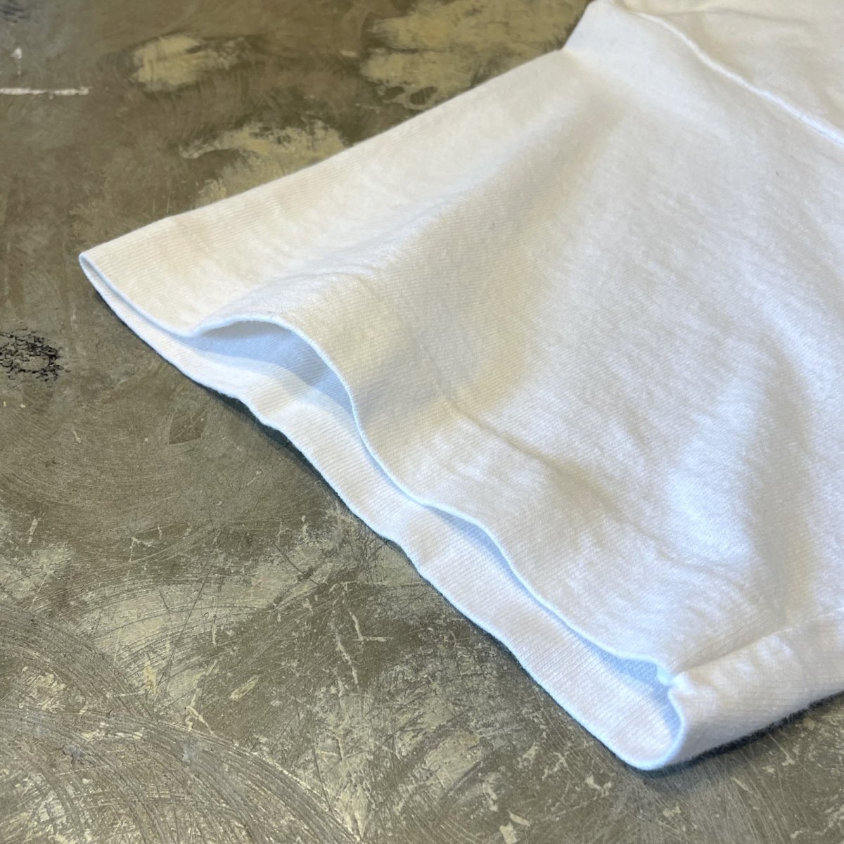 画像7: 90's BACK SCOPION PRINTED S/S TEE / Mens M / MADE IN USA (7)