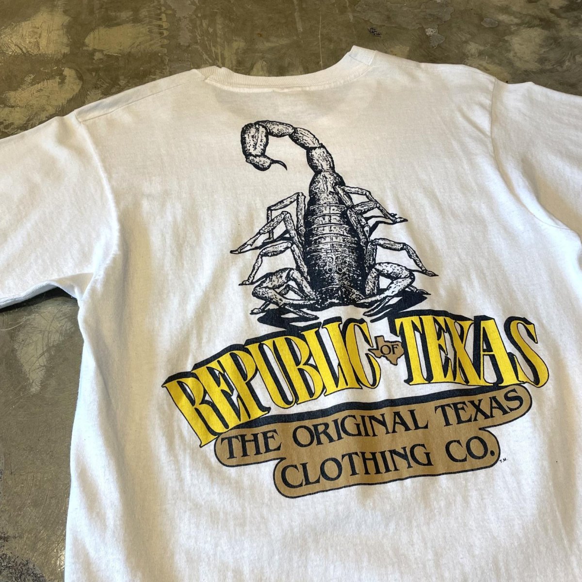 画像9: 90's BACK SCOPION PRINTED S/S TEE / Mens M / MADE IN USA (9)