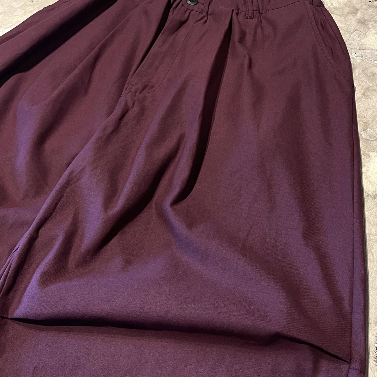 画像4: 【WONDERGROUND】KNEE TUCK COLOR COTTON WIDE PANTS / BURGUNDY / OS (4)