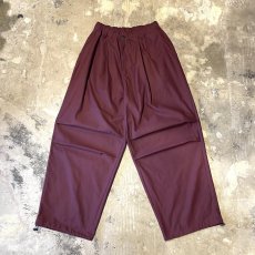 画像1: 【WONDERGROUND】KNEE TUCK COLOR COTTON WIDE PANTS / BURGUNDY / OS (1)
