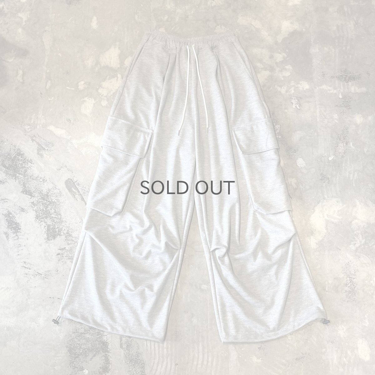 画像1: 【WONDERGROUND】BIG CARGO POCKET WIDE SWEAT PANTS / GRAY / OS (1)
