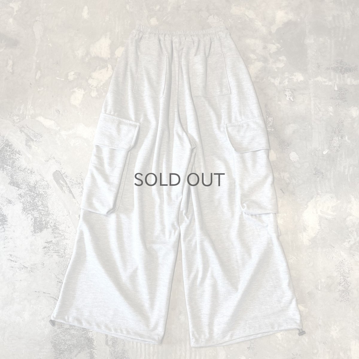 画像2: 【WONDERGROUND】BIG CARGO POCKET WIDE SWEAT PANTS / GRAY / OS (2)