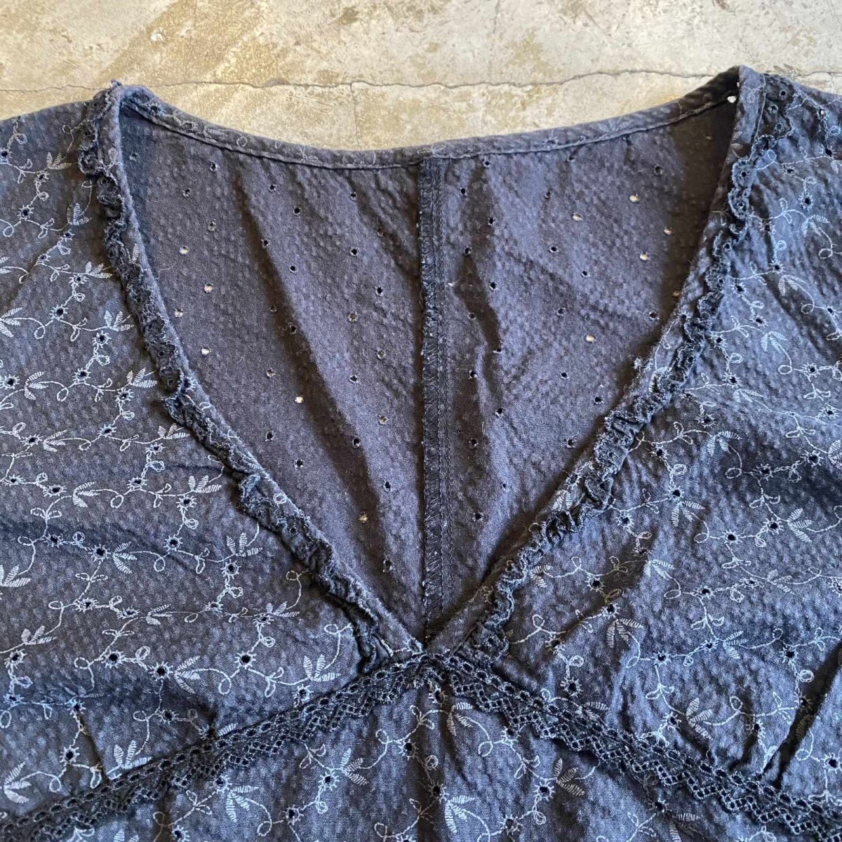 画像5: FLORAL EMBROIDERY PUNCHING FRILL DESIGN N/S TOPS / Ladies M (5)