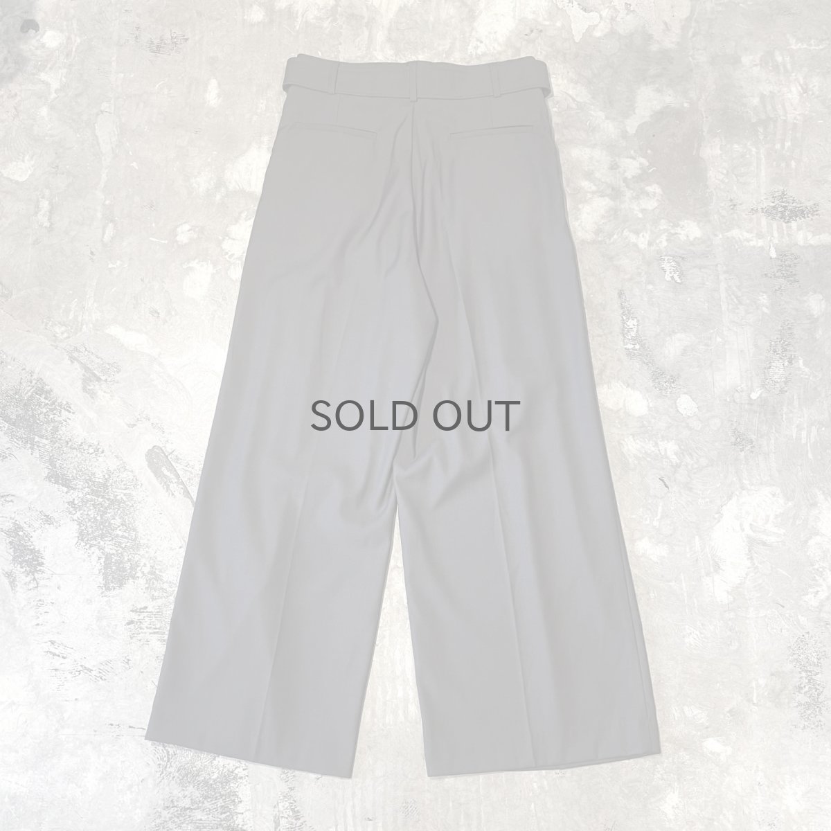 画像2: 【WONDERGROUND】DESIGN TUCK WIDE SILHOUETTE BELTED SLACKS / GRAY / OS (2)