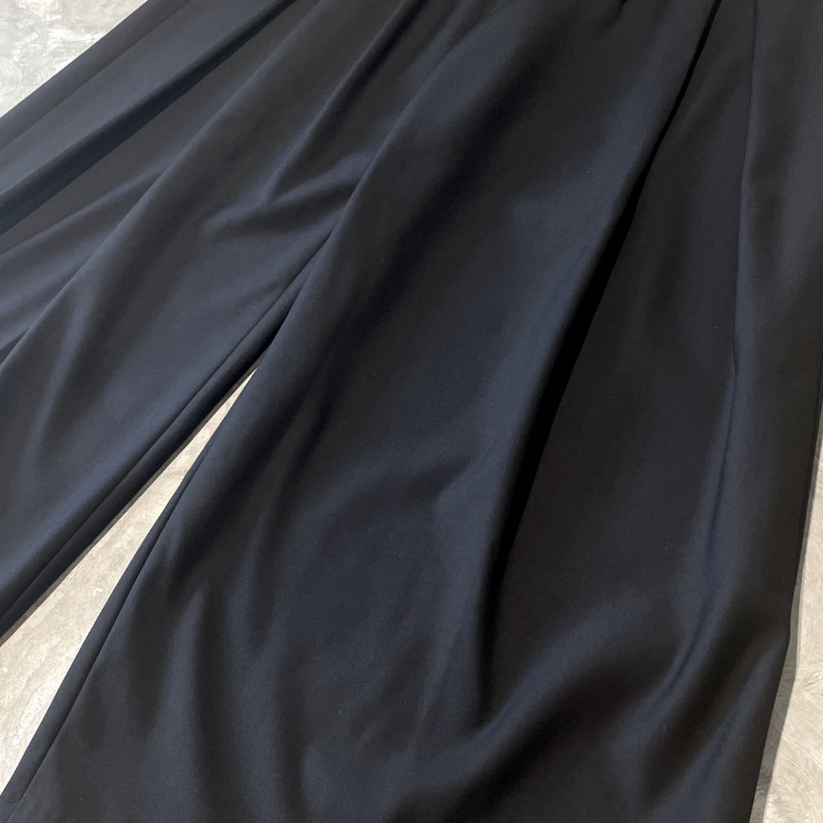 画像6: 【WONDERGROUND】DESIGN TUCK WIDE SILHOUETTE BELTED SLACKS / BLACK / OS (6)