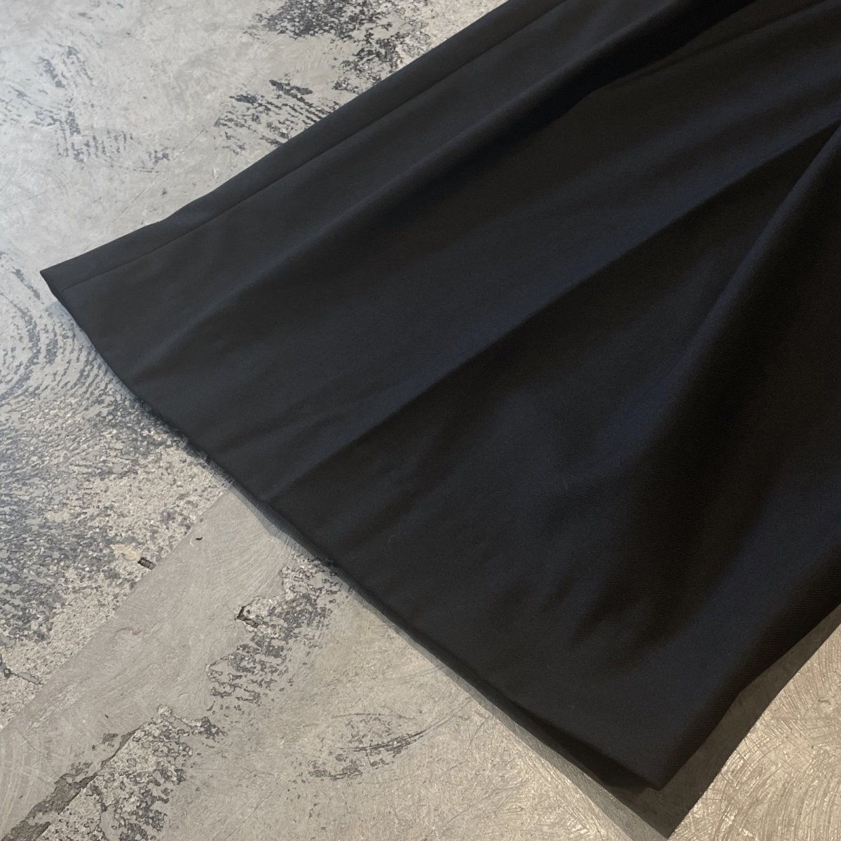 画像8: 【WONDERGROUND】DESIGN TUCK WIDE SILHOUETTE BELTED SLACKS / BLACK / OS (8)